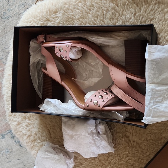 Gorgeous NWT IOB Coach Paige Studded Mat Pink Leather Heeled Sandals 👡💗 - Picture 15 of 16